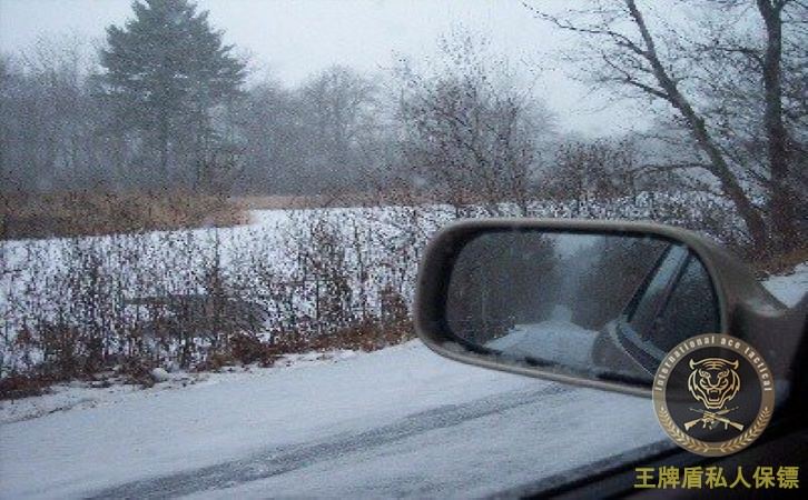 私人保鏢冬季冰雪駕駛技巧