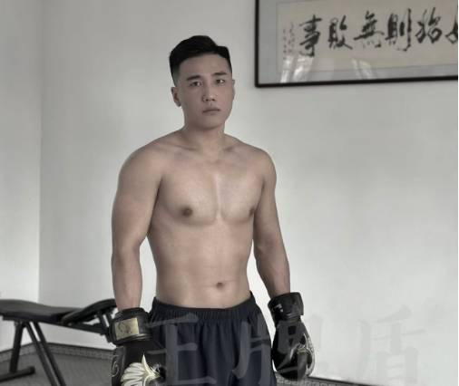 在選擇私人保鏢公司時(shí)，有哪些合同條款是需要特別關(guān)注的？